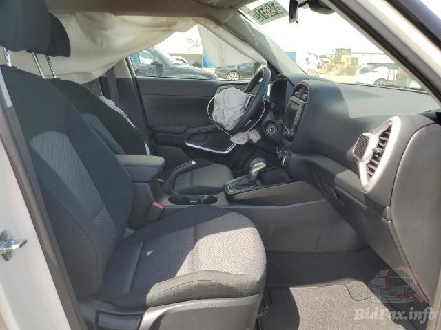 kia-soul-lx-2022-kndj23au0n7162565-img5.jpg