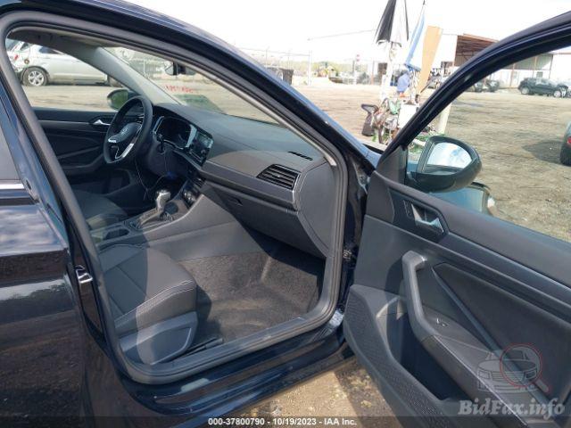 volkswagen-jetta-2024-3vwem7bu5rm001865-img5.jpg