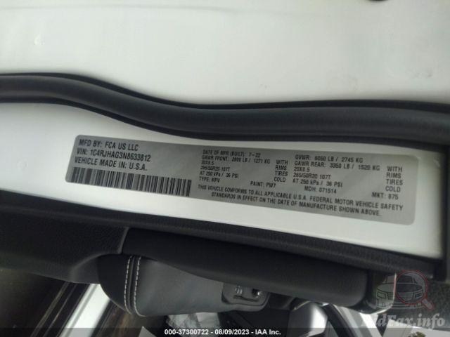 jeep-grand-cherokee-2022-1c4rjhag3n8633812-img9.jpg