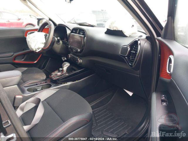 kia-soul-2023-kndj53au2p7864316-img5.jpg