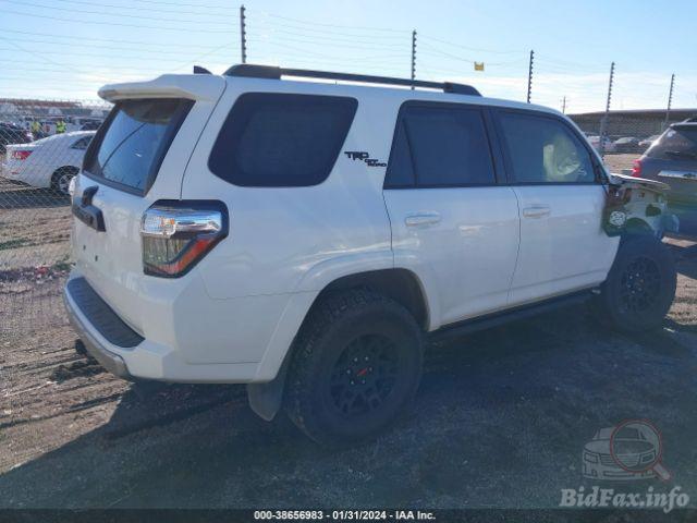 toyota-4runner-2022-jteru5jr3n6043298-img4.jpg