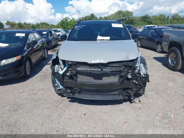 kia-sportage-2023-5xyk6caf1pg051121-img06.jpg