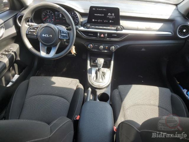 kia-forte-lx-2023-3kpf24ad1pe524160-img08.jpg