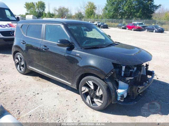 kia-soul-2023-kndj53au6p7856610-img01.jpg