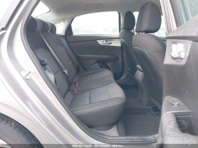 kia-forte-2023-3kpf24ad9pe685789-img08.jpg