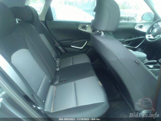 kia-soul-2021-kndj23au1m7736606-img8.jpg