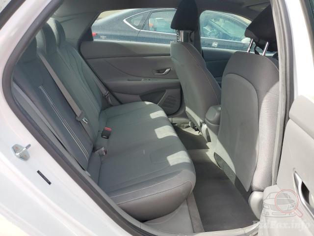 hyundai-elantra-se-2022-5nplm4ag8nh063295-img10.jpg