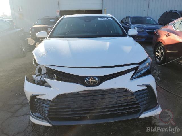 toyota-camry-le-2022-4t1c11ak9nu694313-img5.jpg