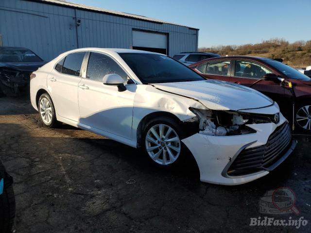 toyota-camry-le-2022-4t1c11ak9nu694313-img4.jpg