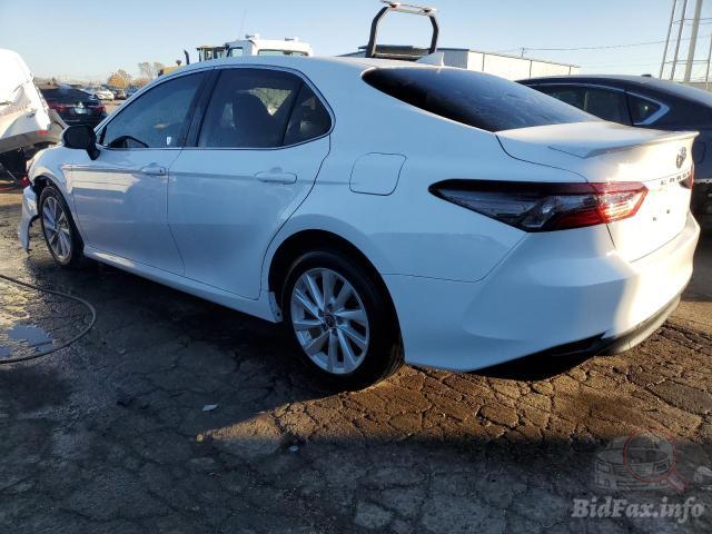 toyota-camry-le-2022-4t1c11ak9nu694313-img2.jpg