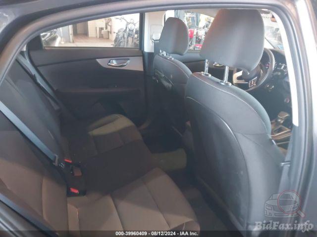 kia-forte-2023-3kpf24ad9pe595011-img08.jpg