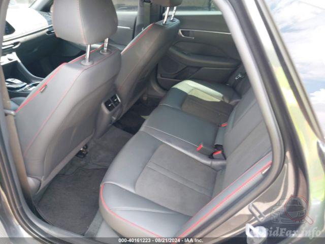 hyundai-sonata-2023-kmhl44j20pa272783-img08.jpg