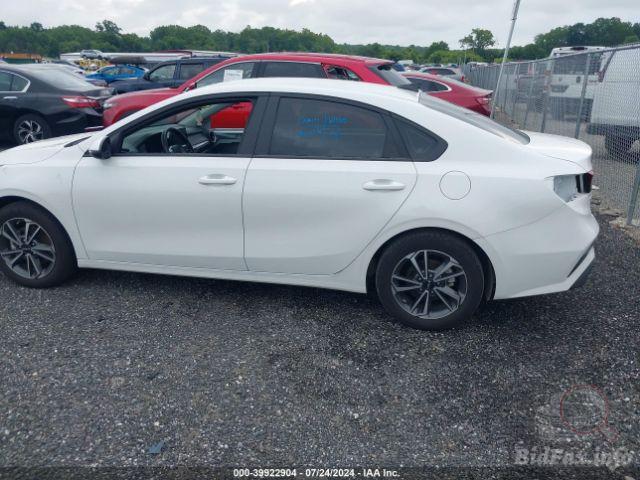 kia-forte-2023-3kpf24ad3pe663836-img14.jpg