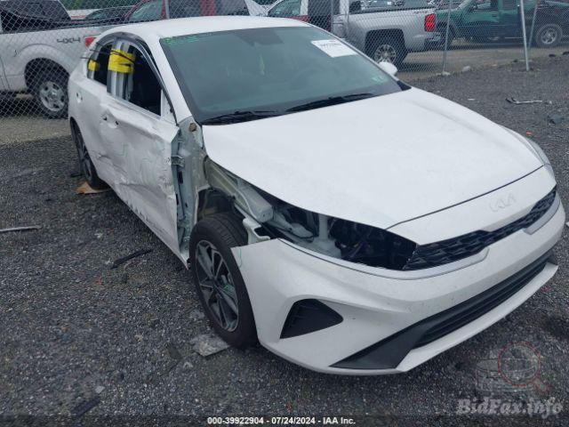 kia-forte-2023-3kpf24ad3pe663836-img06.jpg