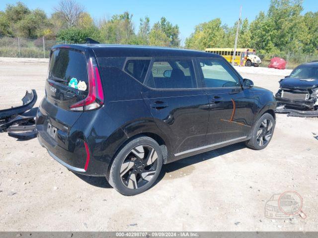 kia-soul-2023-kndj53au6p7856610-img04.jpg