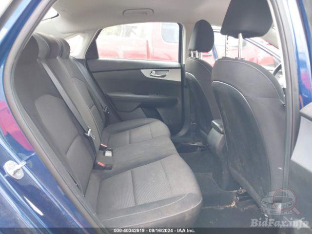 kia-forte-2023-3kpf24ad6pe570700-img08.jpg