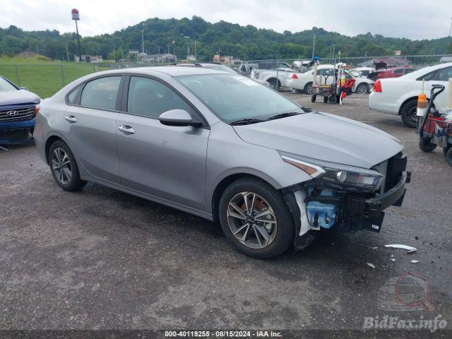 kia-forte-2023-3kpf24ad9pe685789-img01.jpg